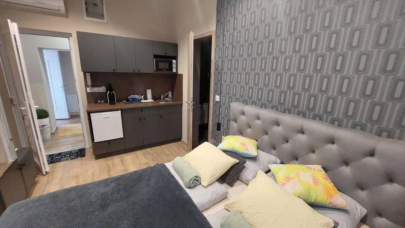 Foeldvary 3In1 Apartments Szeged 0*,